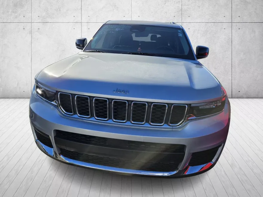 2021 Jeep Grand Cherokee Laredo photo 1