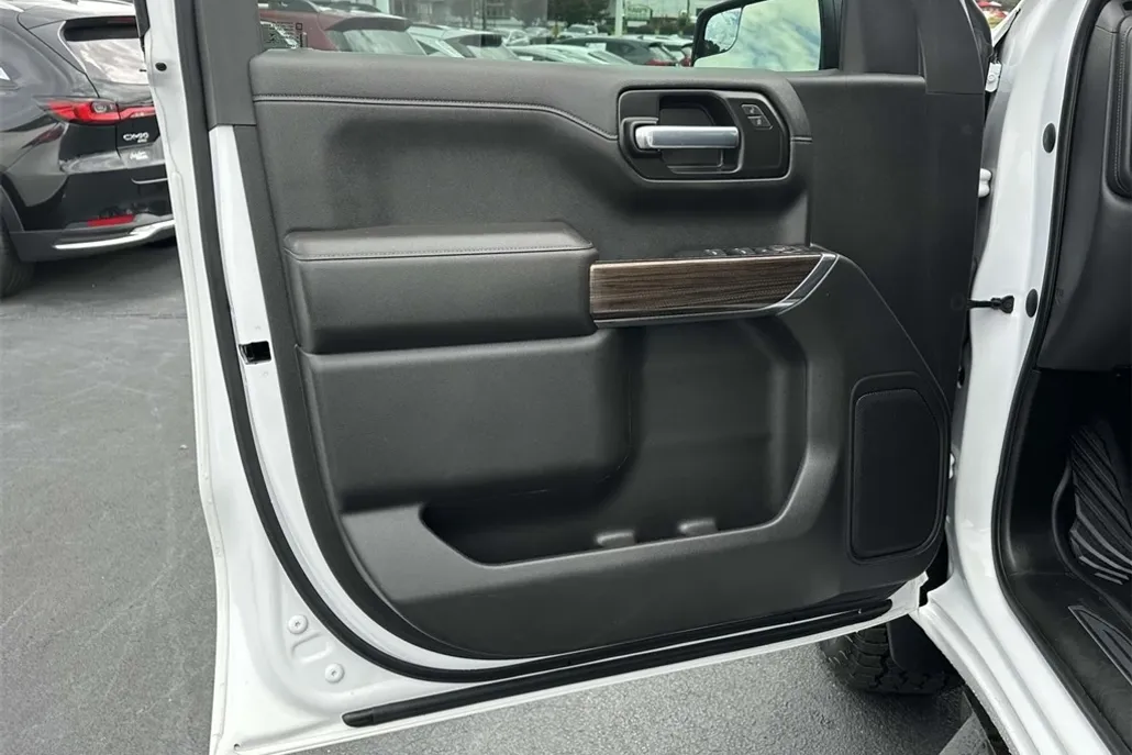 2021 Chevrolet Silverado 1500 LT Trail Boss photo 1