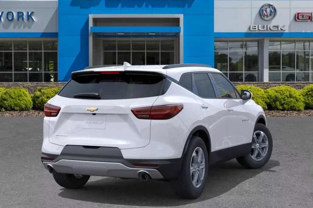 2025 Chevrolet Blazer 2LT photo 1