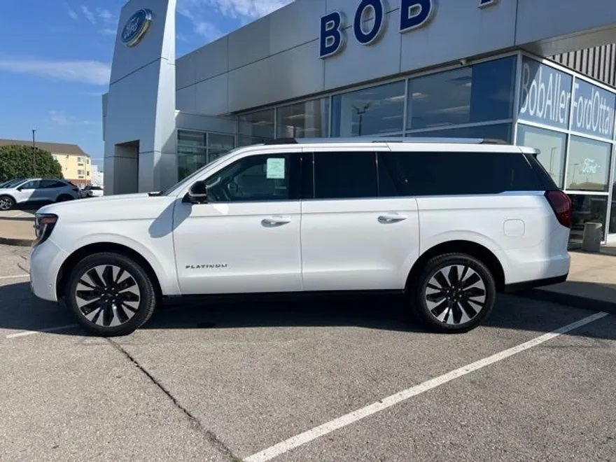 2025 Ford Expedition MAX Platinum photo 1