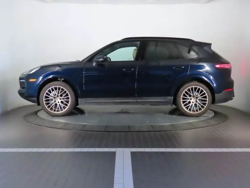 2023 Porsche Cayenne Platinum Edition photo 1