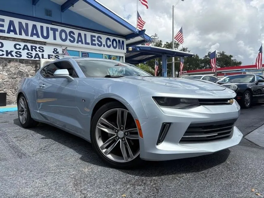 2018 Chevrolet Camaro 1LS 1LT photo 1