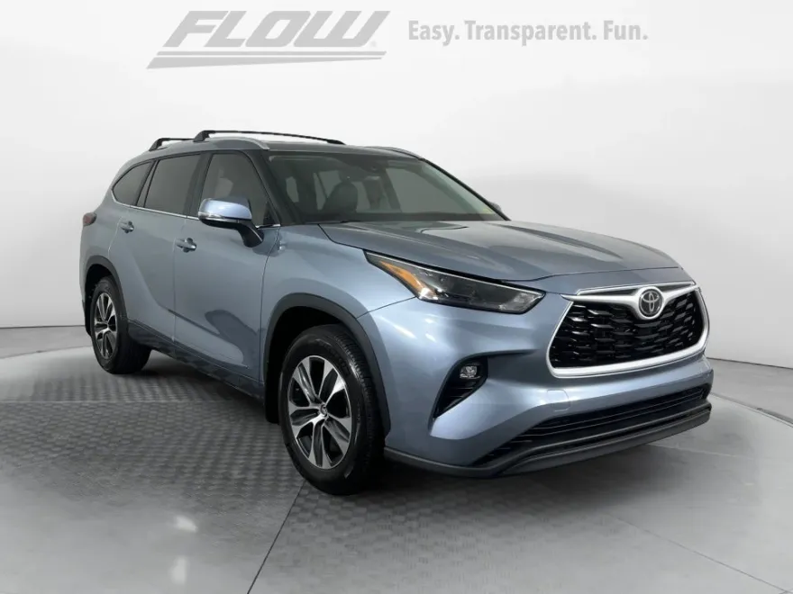 2024 Toyota Highlander XLE photo 1