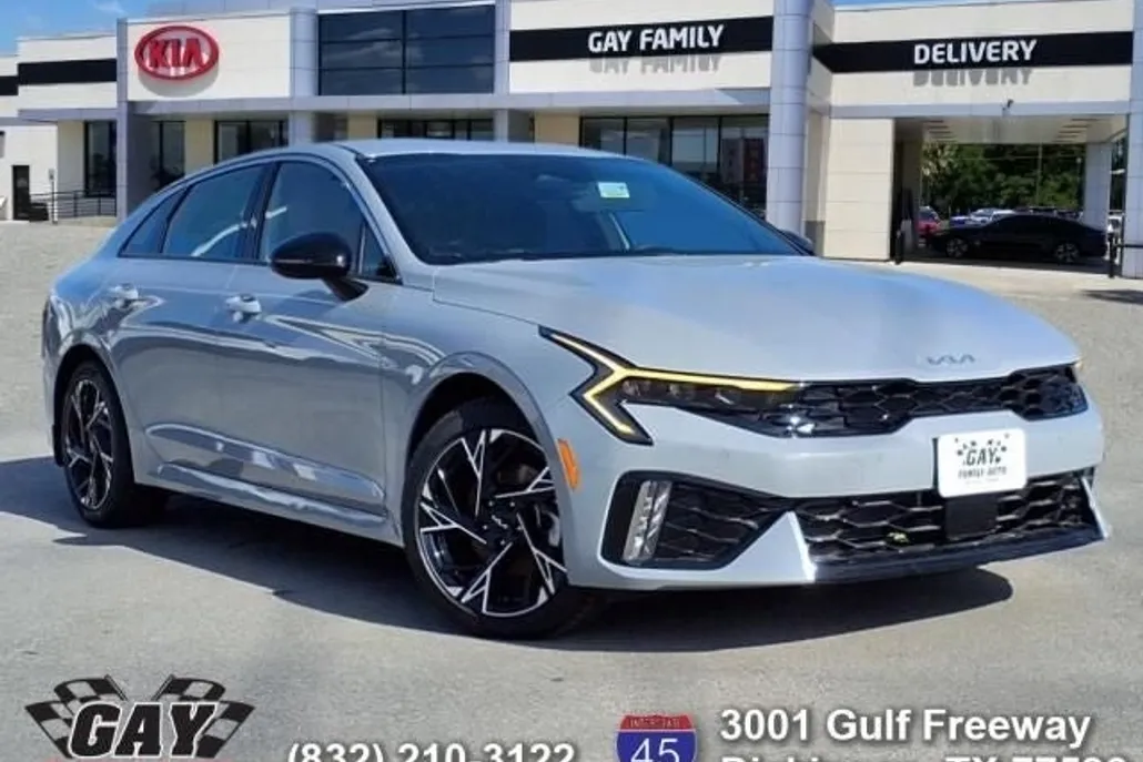2025 Kia K5 GT-Line photo 1