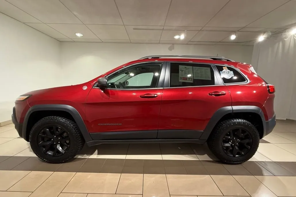 2017 Jeep Cherokee Trailhawk photo 1