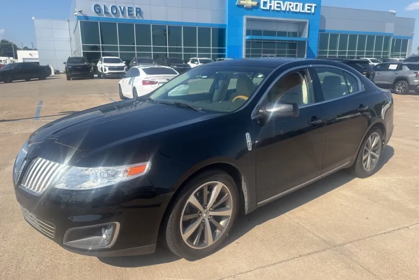 2011 Lincoln MKS Base photo 1