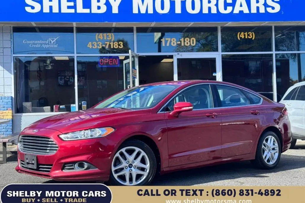 2013 Ford Fusion SE photo 1
