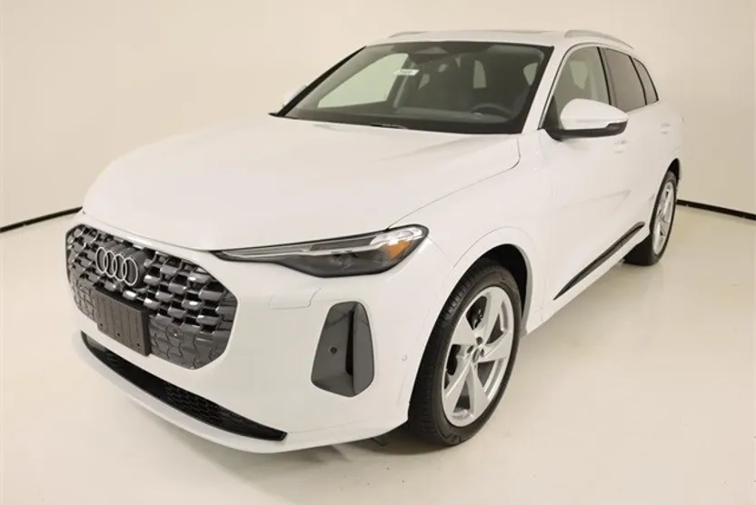 2025 Audi Q5 2.0T Prestige photo 1