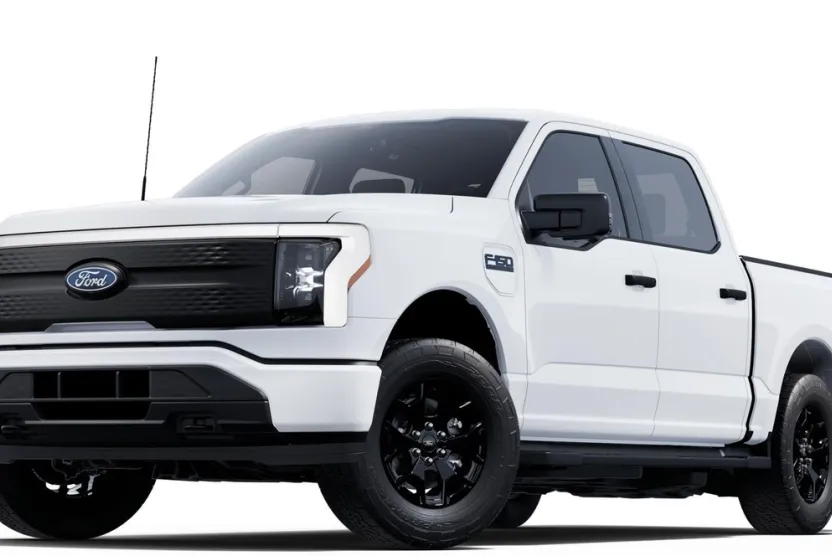 2025 Ford F-150 Lightning XLT photo 1