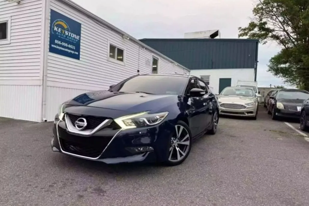 2017 Nissan Maxima SL photo 1