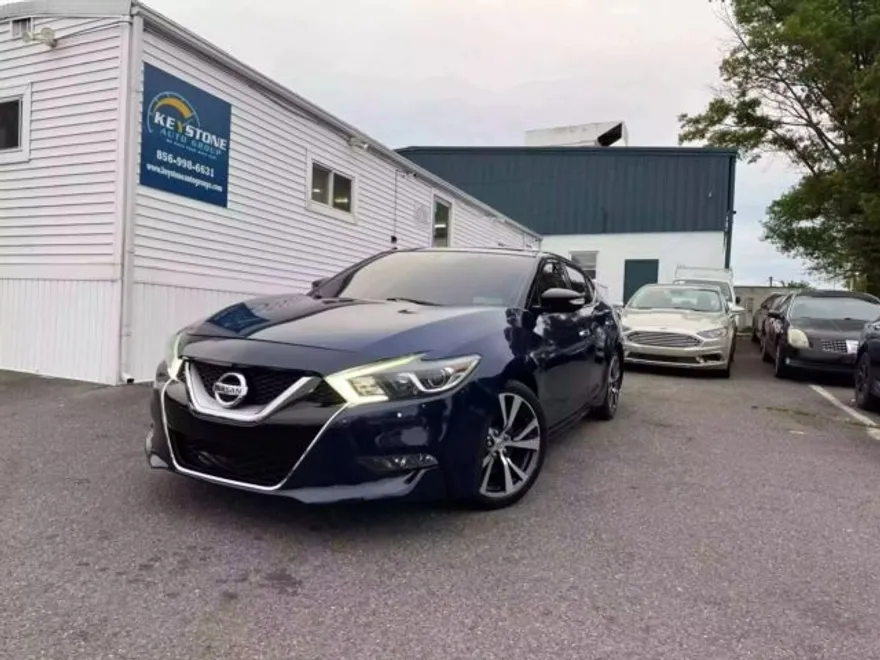 2017 Nissan Maxima SL photo 1