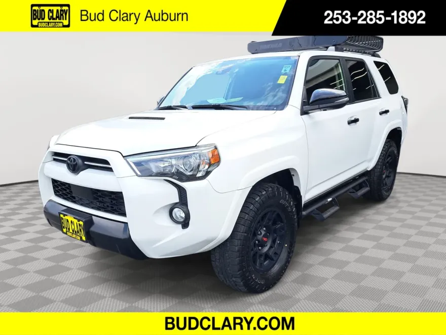 2020 Toyota 4Runner SR5 photo 1