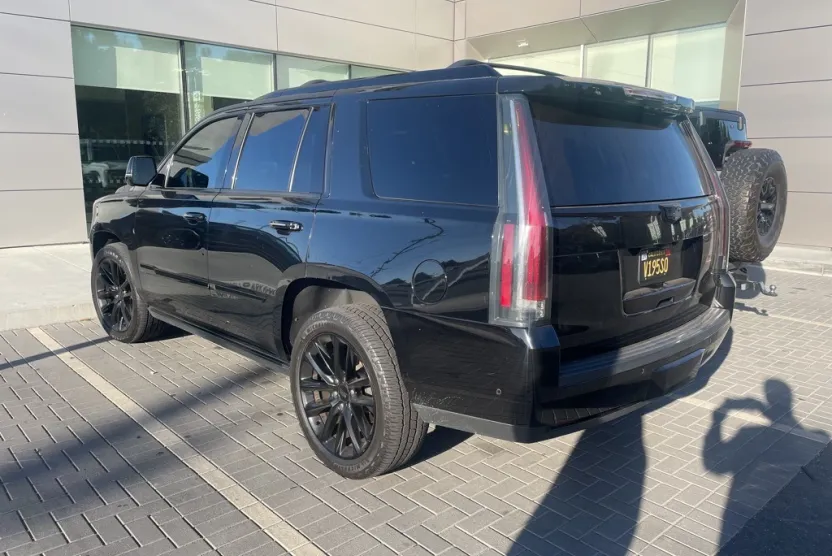 2020 Cadillac Escalade Platinum photo 1