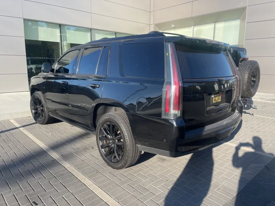 2020 Cadillac Escalade Platinum photo 1