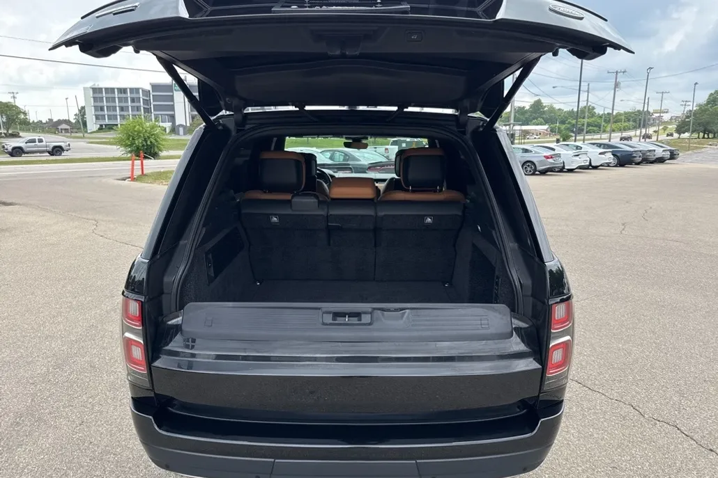 2021 Land Rover Range Rover P525 Autobiography photo 1