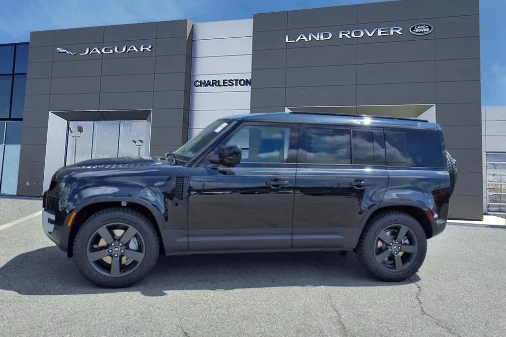 2025 Land Rover Defender 110 S photo 1
