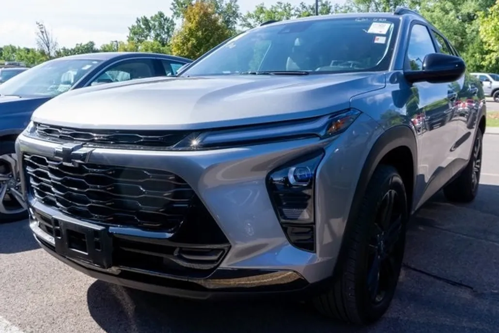 2024 Chevrolet Trax ACTIV photo 1