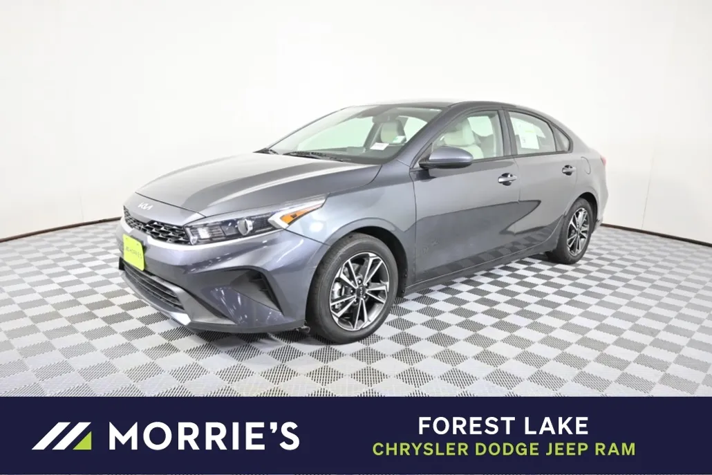 2022 Kia Forte LXS photo 1
