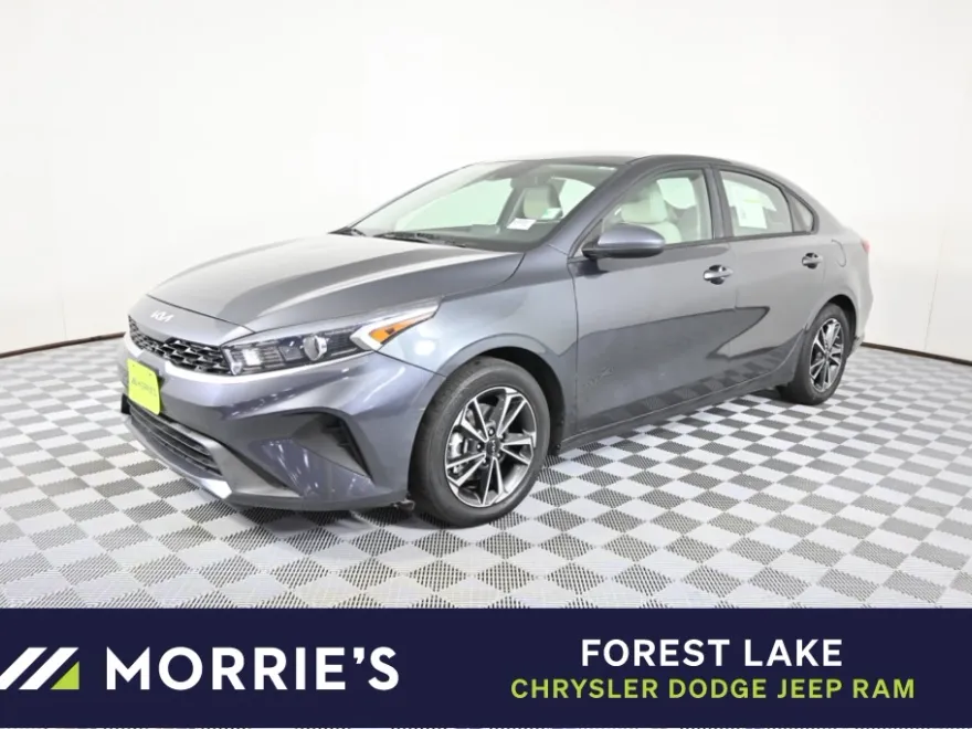 2022 Kia Forte LXS photo 1