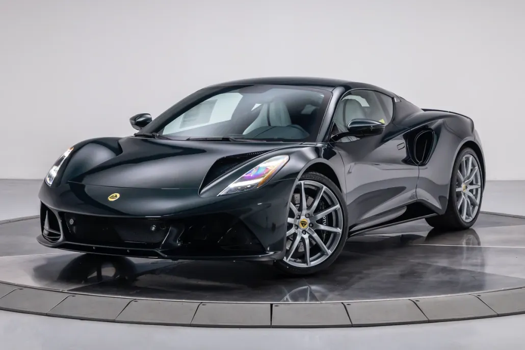 2025 Lotus Emira Base photo 1