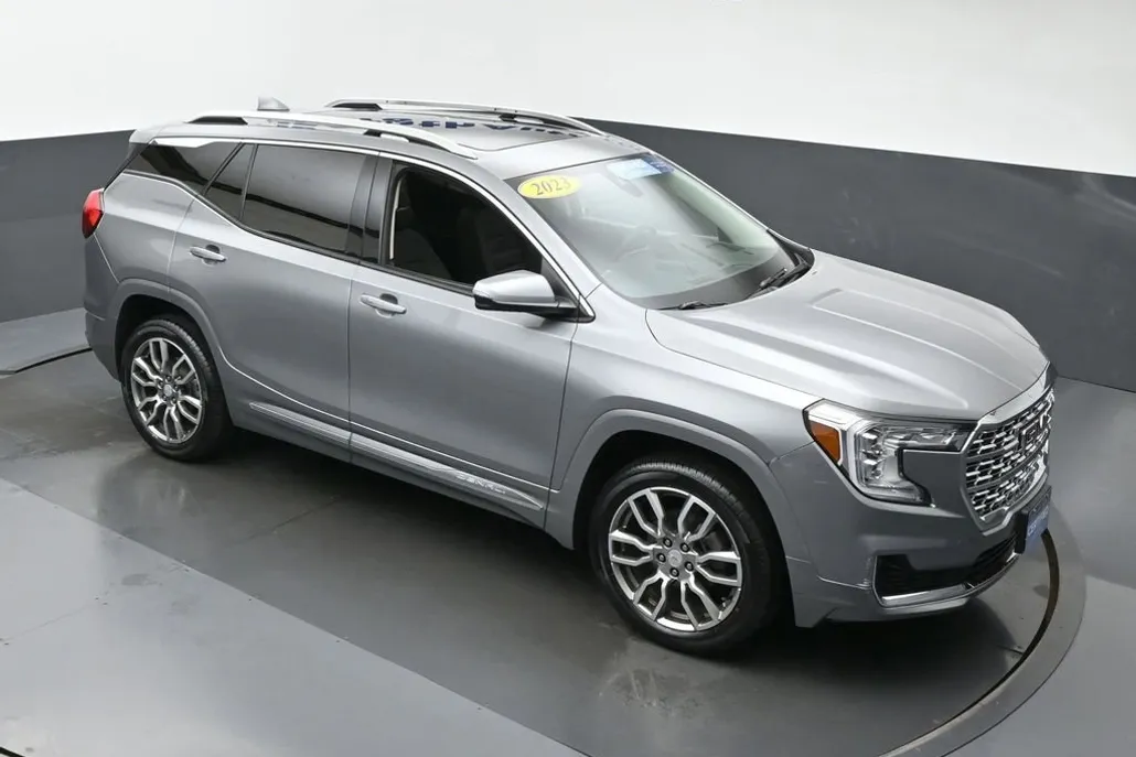 2023 Gmc Terrain Denali photo 1