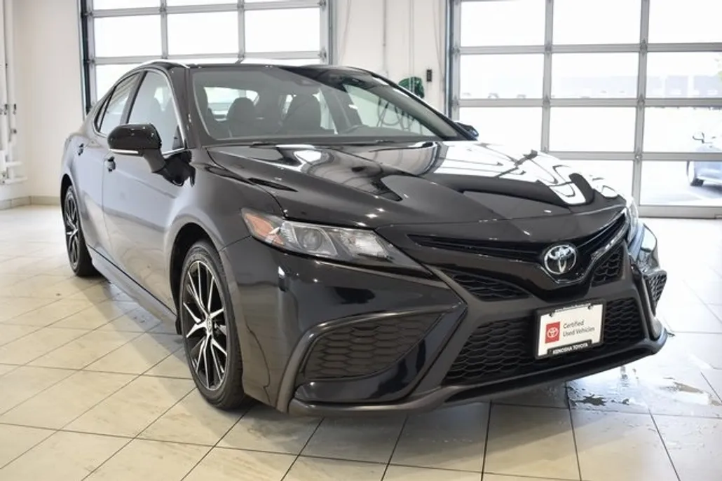 2024 Toyota Camry SE photo 1