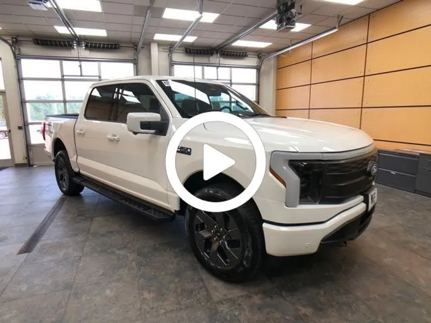 2025 Ford F-150 Lightning Lariat photo 1