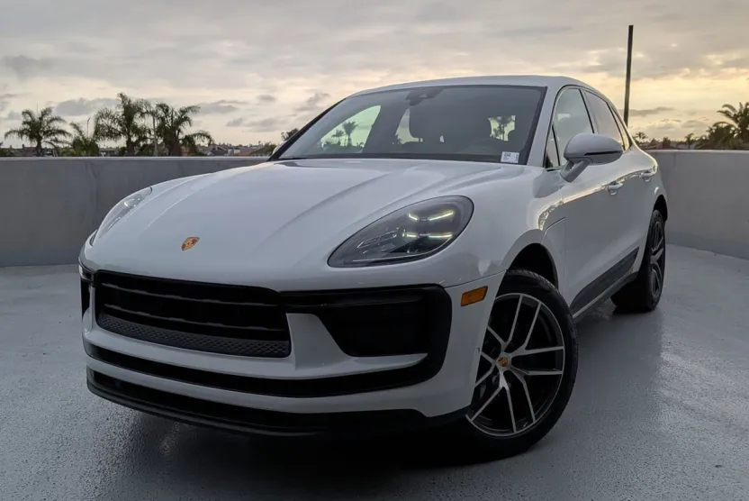 2022 Porsche Macan photo 1