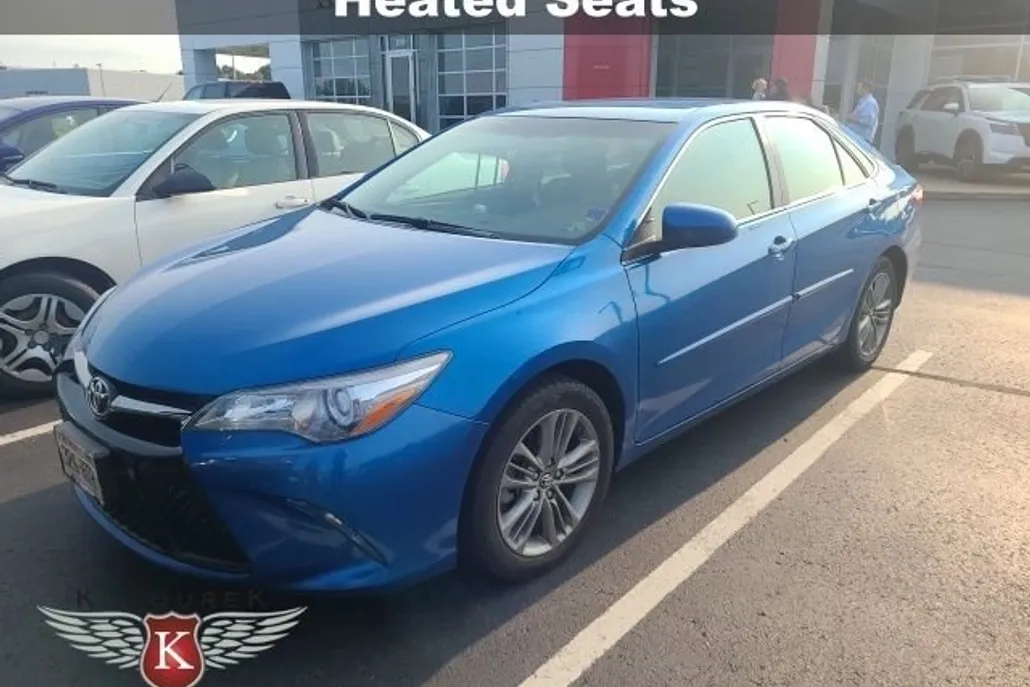 2017 Toyota Camry XLE photo 1