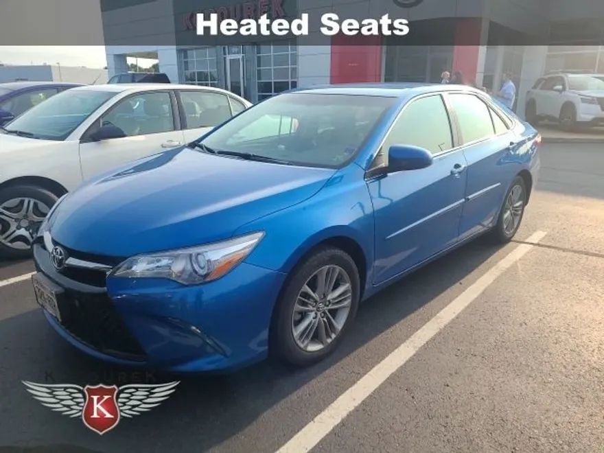 2017 Toyota Camry XLE photo 1