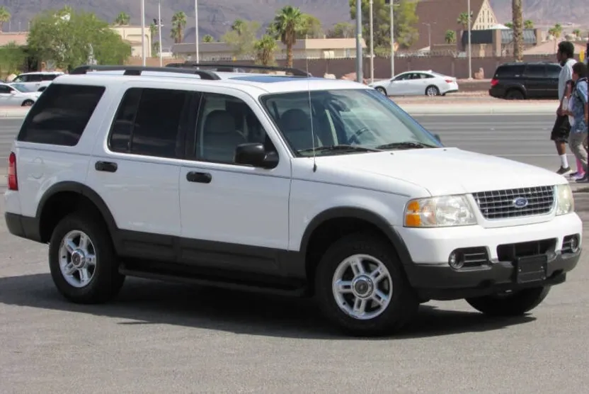 2003 Ford Explorer XLT photo 1