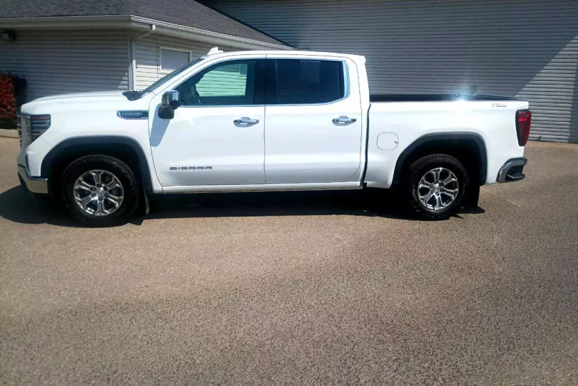 2023 Gmc Sierra 1500 SLT photo 1
