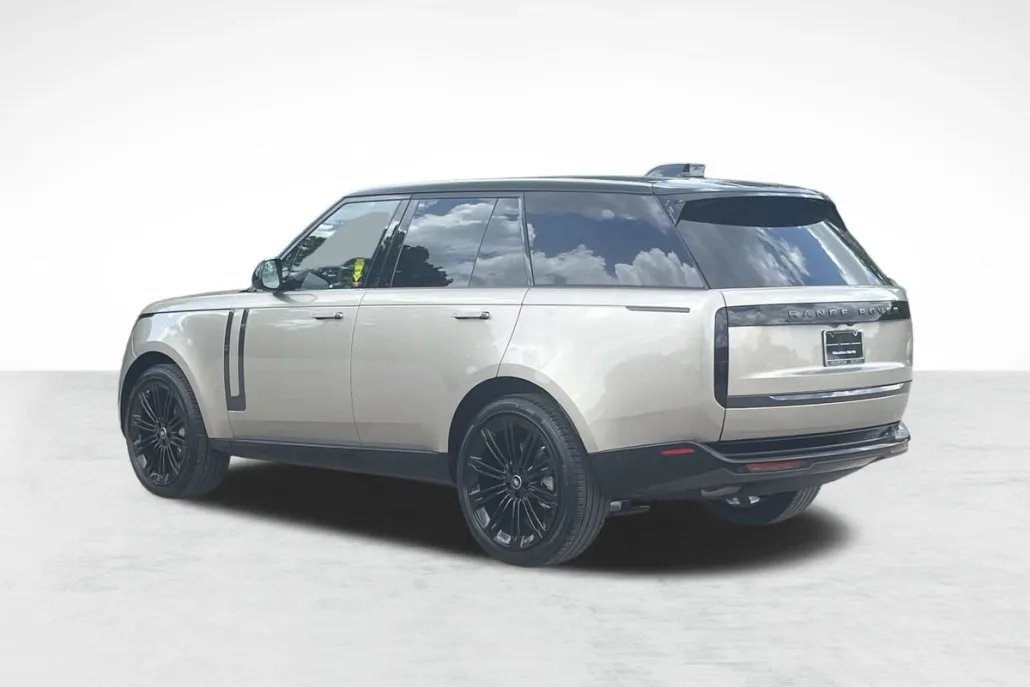 2025 Land Rover Range Rover SE photo 1
