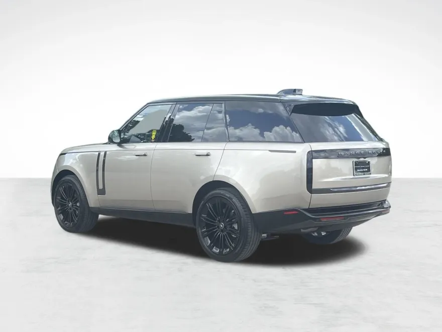 2025 Land Rover Range Rover SE photo 1