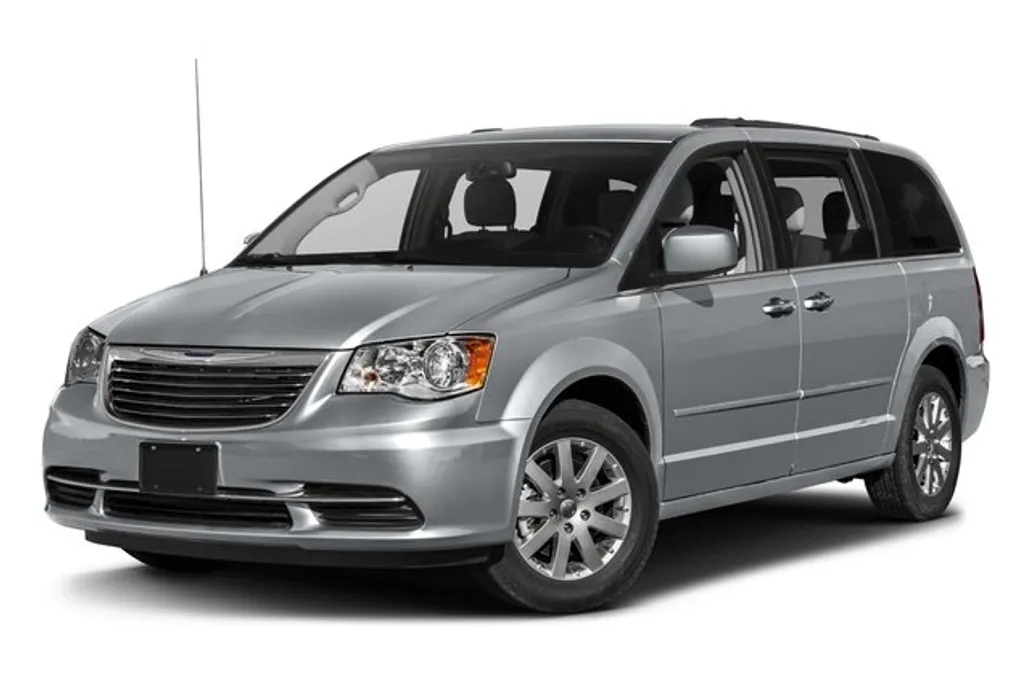 2016 Chrysler Town & Country Touring photo 1