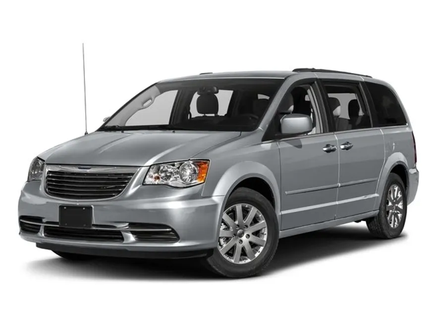 2016 Chrysler Town & Country Touring photo 1