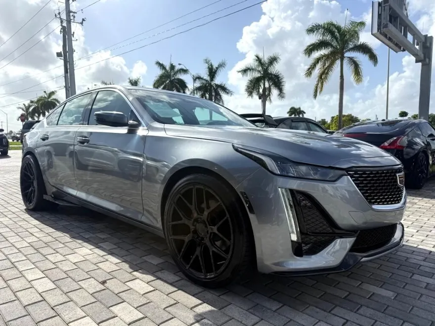 2023 Cadillac CT5 Luxury photo 1