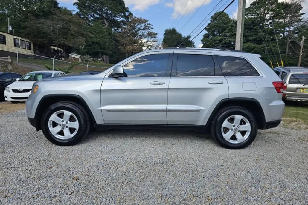 2013 Jeep Grand Cherokee Laredo photo 1