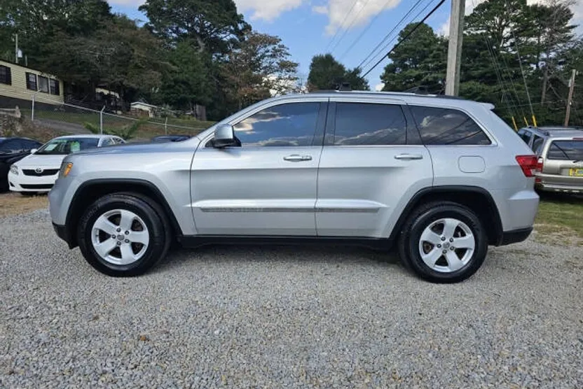 2013 Jeep Grand Cherokee Laredo photo 1
