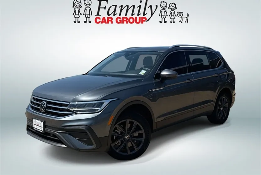 2023 Volkswagen Tiguan SE photo 1