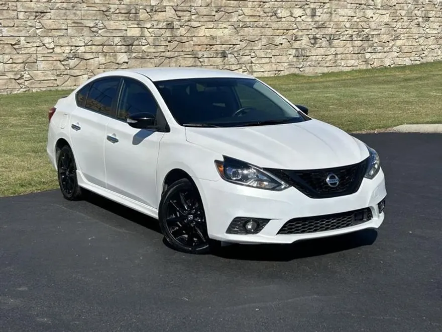 2018 Nissan Sentra SR photo 1