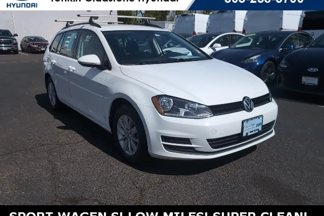 2017 Volkswagen Golf SportWagen S photo 1