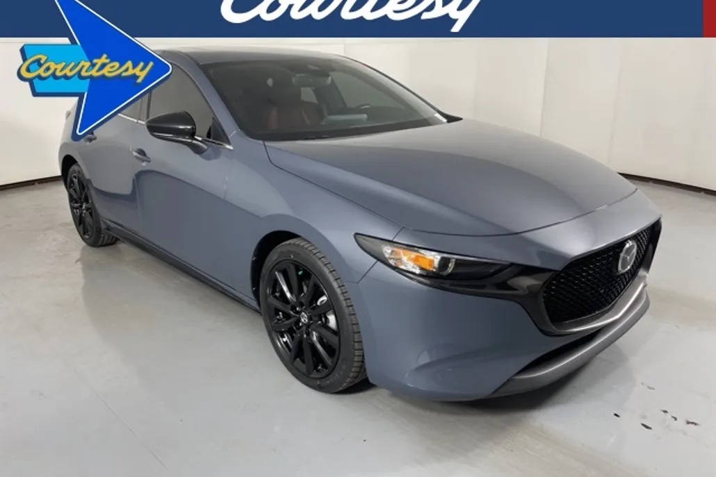 2023 Mazda Mazda3 2.5 s Carbon photo 1