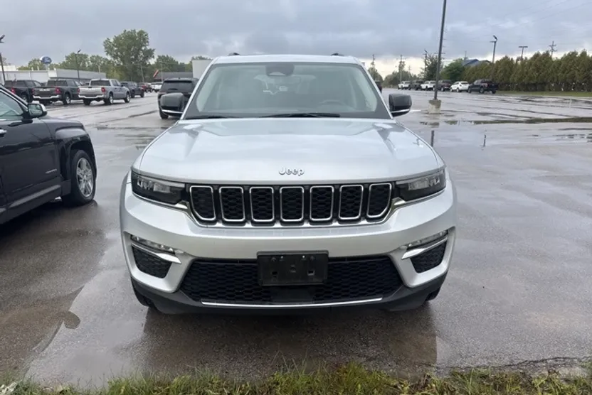 2024 Jeep Cherokee Limited 4xe photo 1