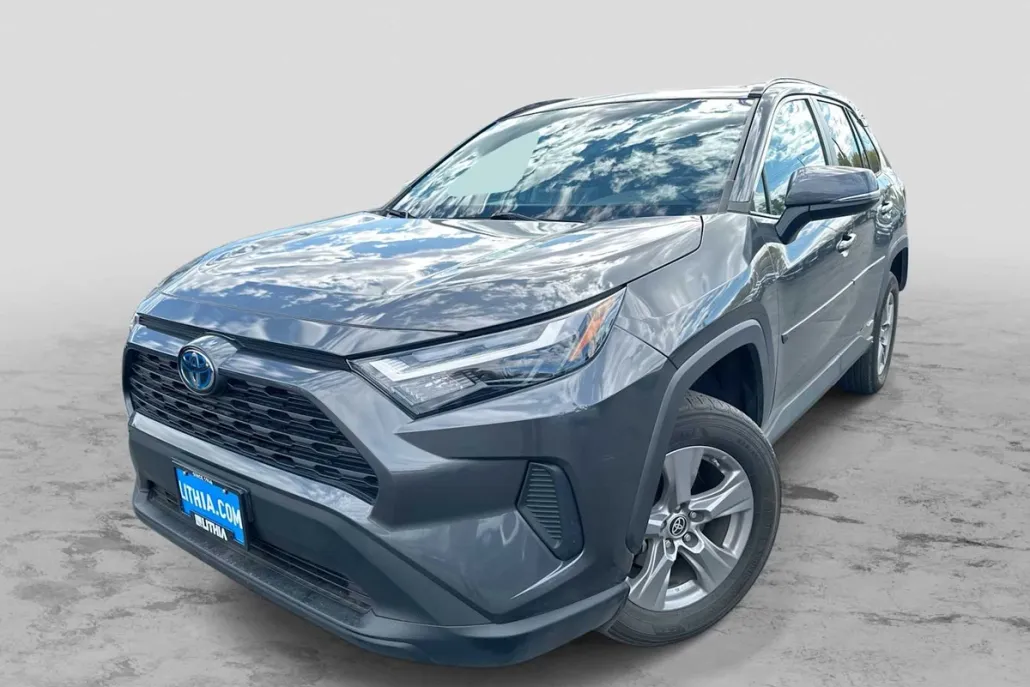 2023 Toyota RAV4 Hybrid LE photo 1