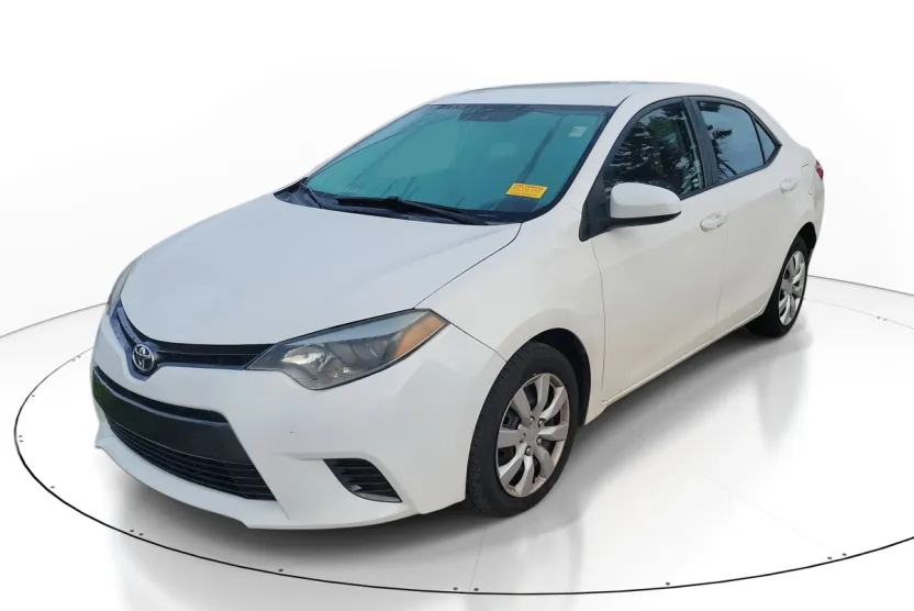 2016 Toyota Corolla LE photo 1