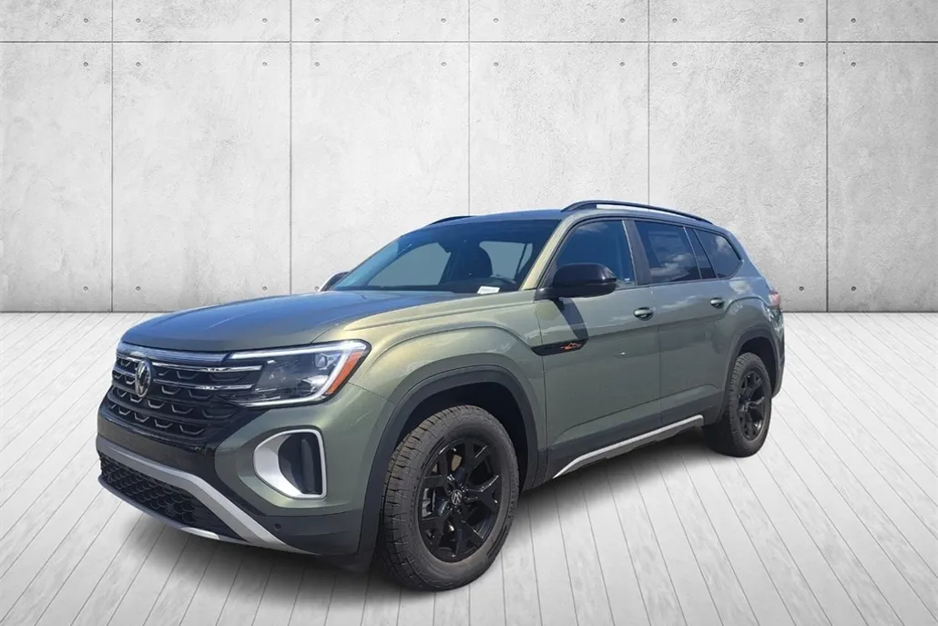 2025 Volkswagen Atlas SE Technology Peak Edition photo 1