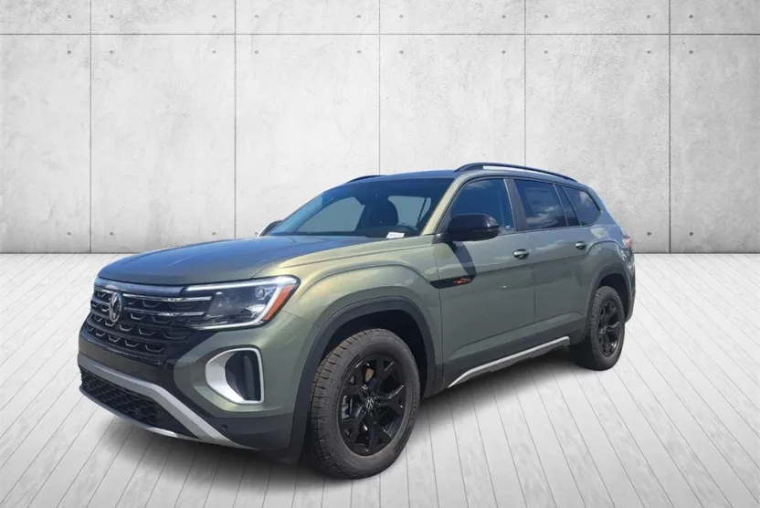 2025 Volkswagen Atlas SE Technology Peak Edition photo 1