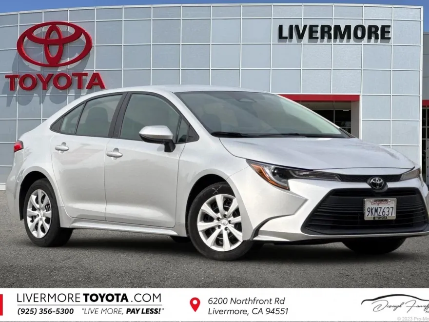 2024 Toyota Corolla LE photo 1