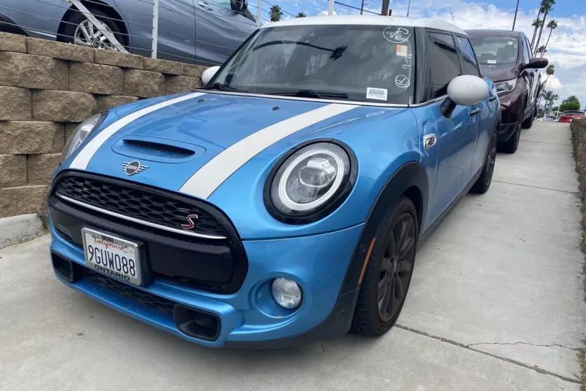 2019 Mini Cooper 4 Door Hardtop S photo 1